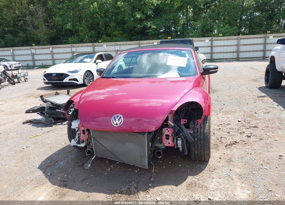 2017 VOLKSWAGEN BEETLE VIN: 3VW517AT4HM801329