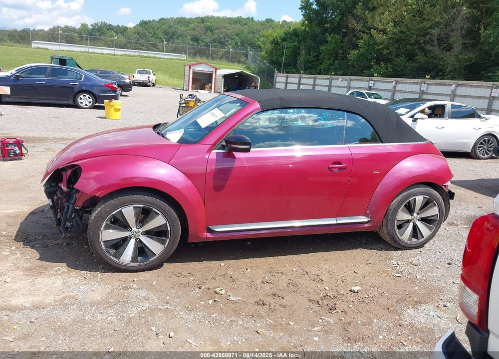 2017 VOLKSWAGEN BEETLE VIN: 3VW517AT4HM801329
