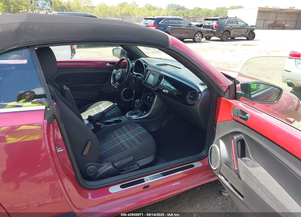 2017 VOLKSWAGEN BEETLE VIN: 3VW517AT4HM801329