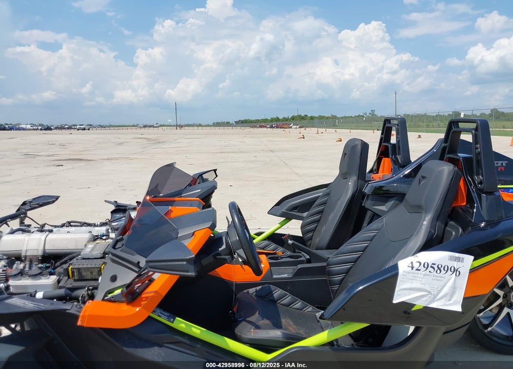 2022 POLARIS SLINGSHOT R VIN: 57XAARHB6N8152148