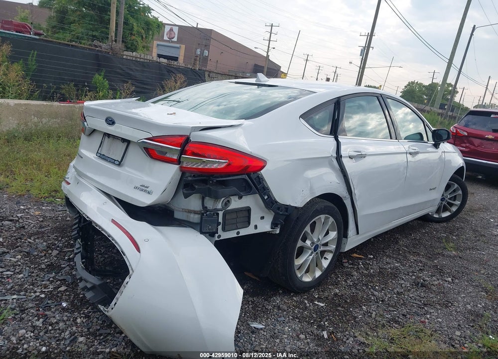 2019 FORD FUSION VIN: 3FA6P0LU0KR197104
