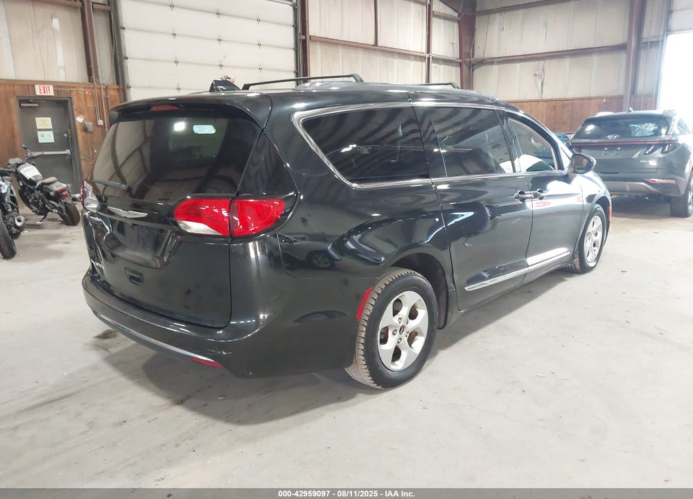 2017 CHRYSLER PACIFICA TOURING L PLUS VIN: 2C4RC1EG6HR519291