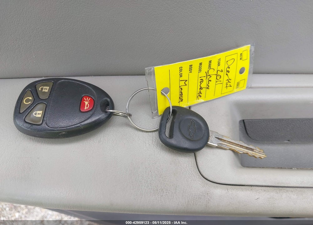 2011 CHEVROLET TRAVERSE VIN: 1GNKVGED0BJ100795