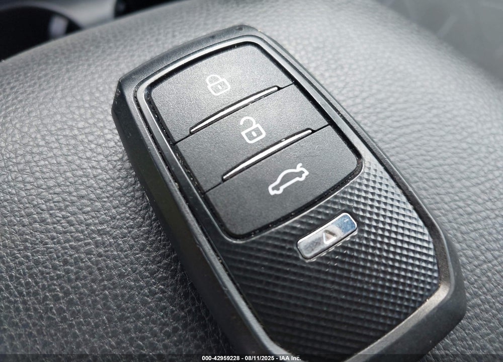 2020 TOYOTA RAV4 VIN: 2T3W1RFVXLW068370