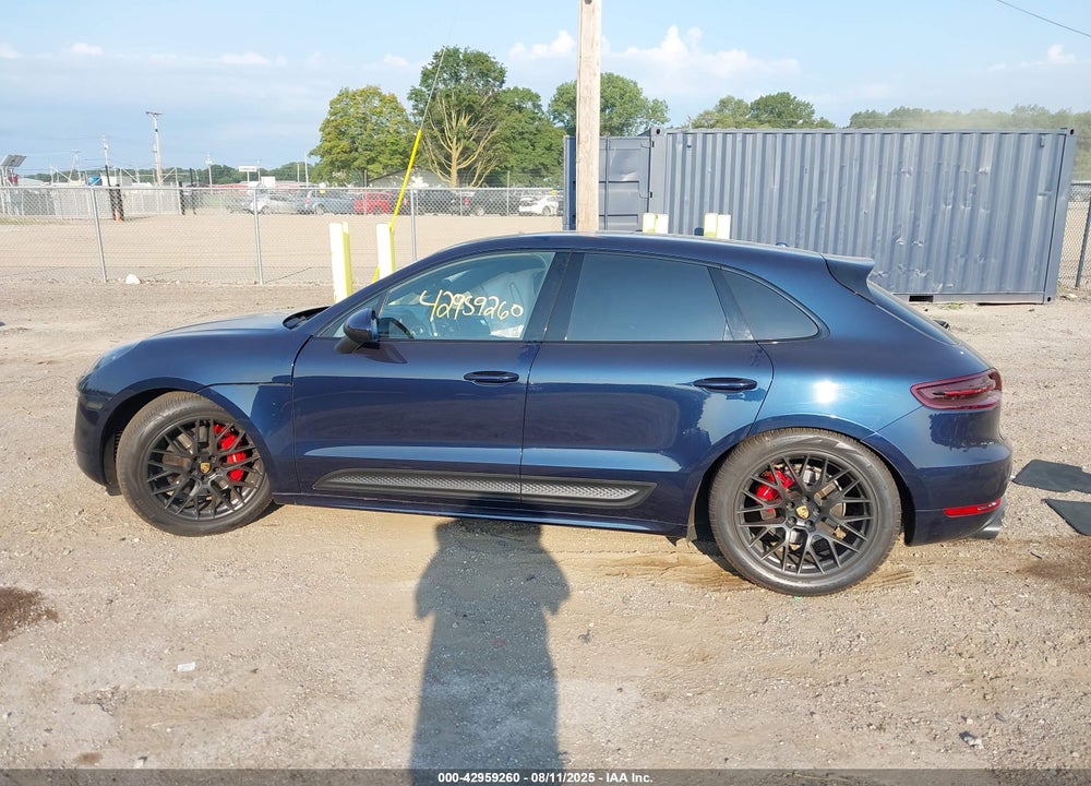 2017 PORSCHE MACAN VIN: WP1AG2A50HLB55002