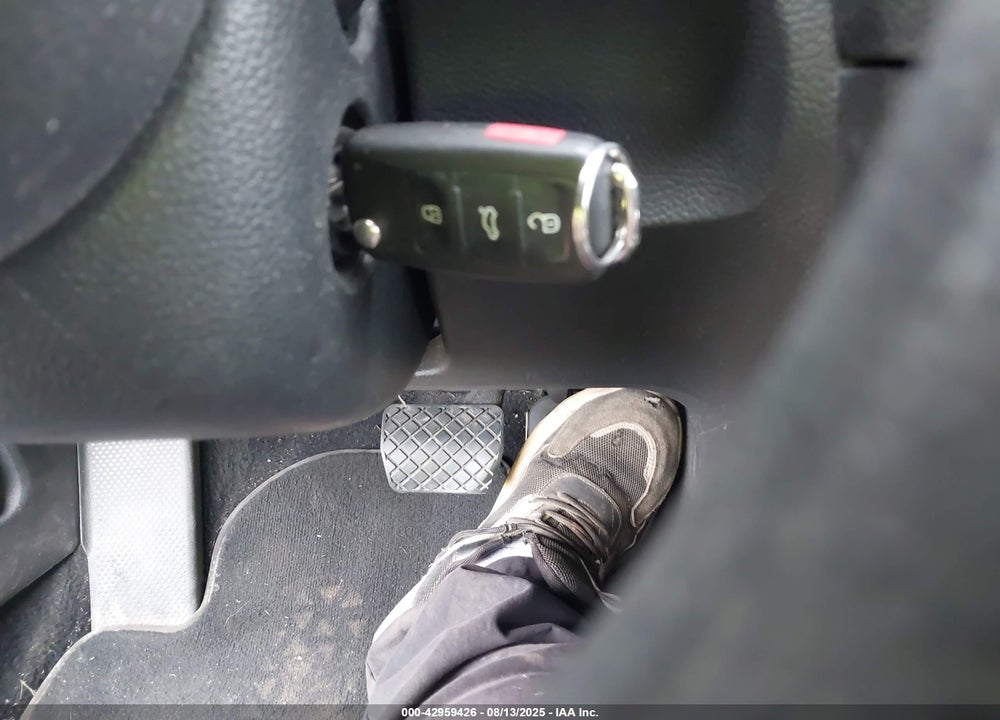 2012 VOLKSWAGEN GOLF VIN: WVWDB7AJ6CW040631