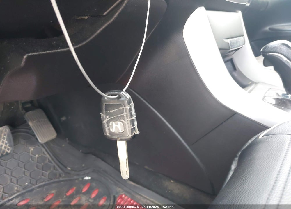 2015 HONDA ACCORD VIN: 1HGCR2F33FA132724