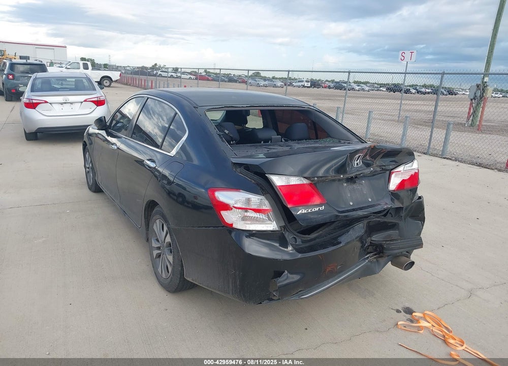 2015 HONDA ACCORD VIN: 1HGCR2F33FA132724