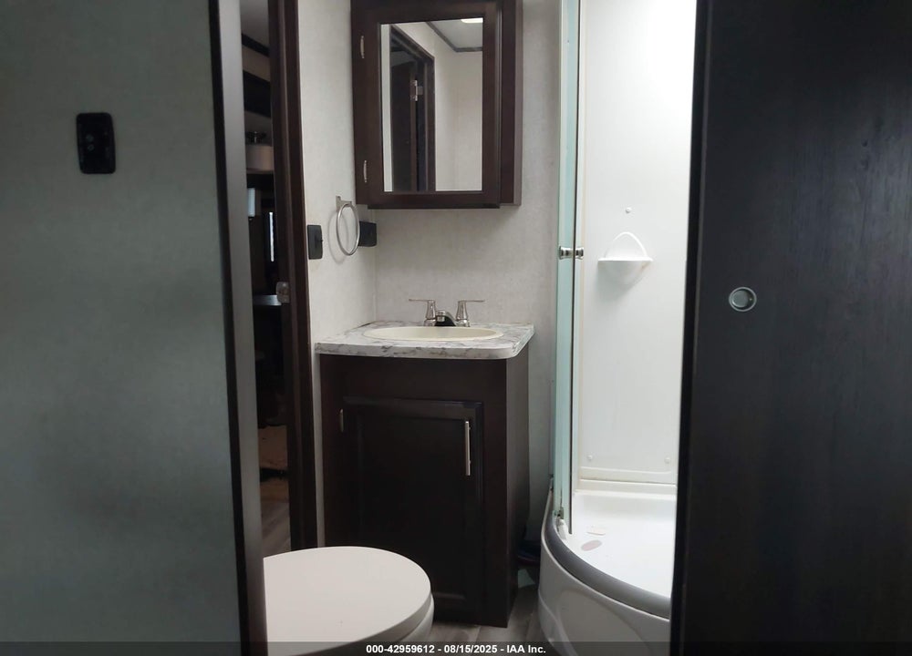 2019 JAYCO JAY FLIGHT 34 RSBS VIN: 1UJBJ0BT0K1T20316