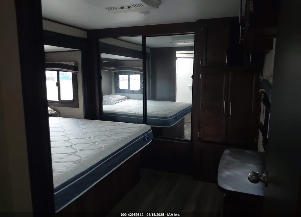 2019 JAYCO JAY FLIGHT 34 RSBS VIN: 1UJBJ0BT0K1T20316