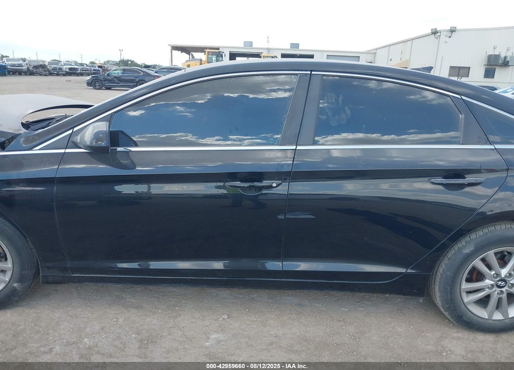 2016 HYUNDAI SONATA VIN: 5NPE24AF4GH391225