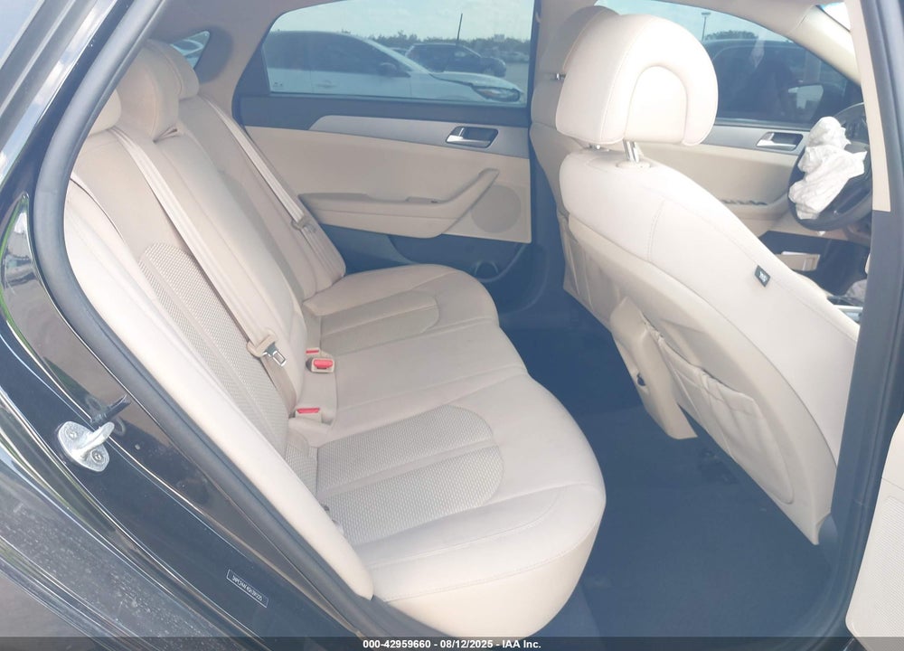 2016 HYUNDAI SONATA VIN: 5NPE24AF4GH391225