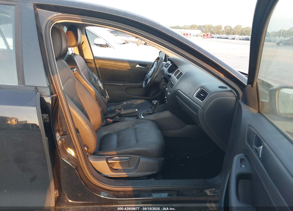 2012 VOLKSWAGEN JETTA VIN: 3VWDX7AJ8CM105056
