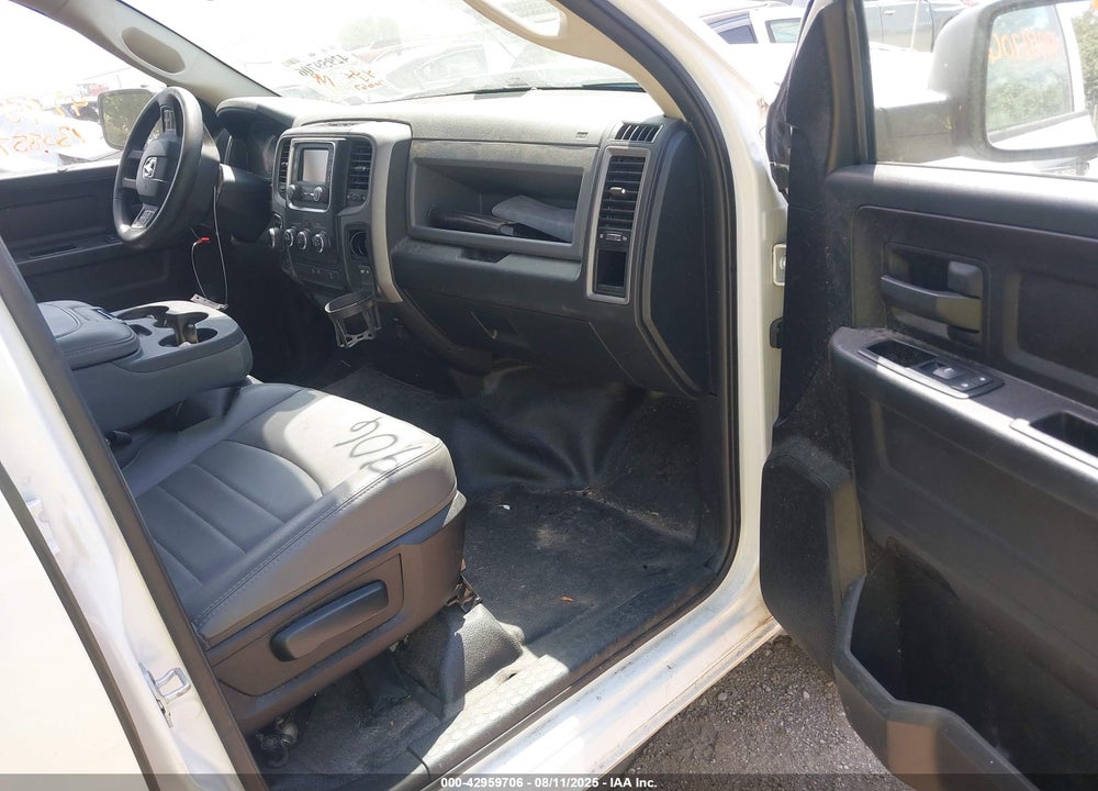 2015 RAM 1500 VIN: 1C6RR7FG5FS605520