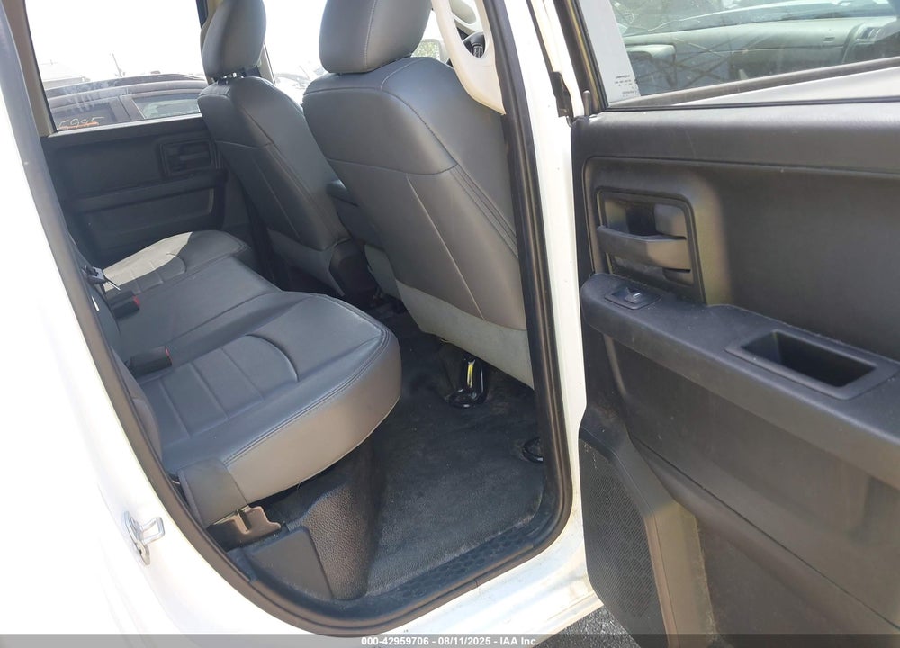 2015 RAM 1500 VIN: 1C6RR7FG5FS605520