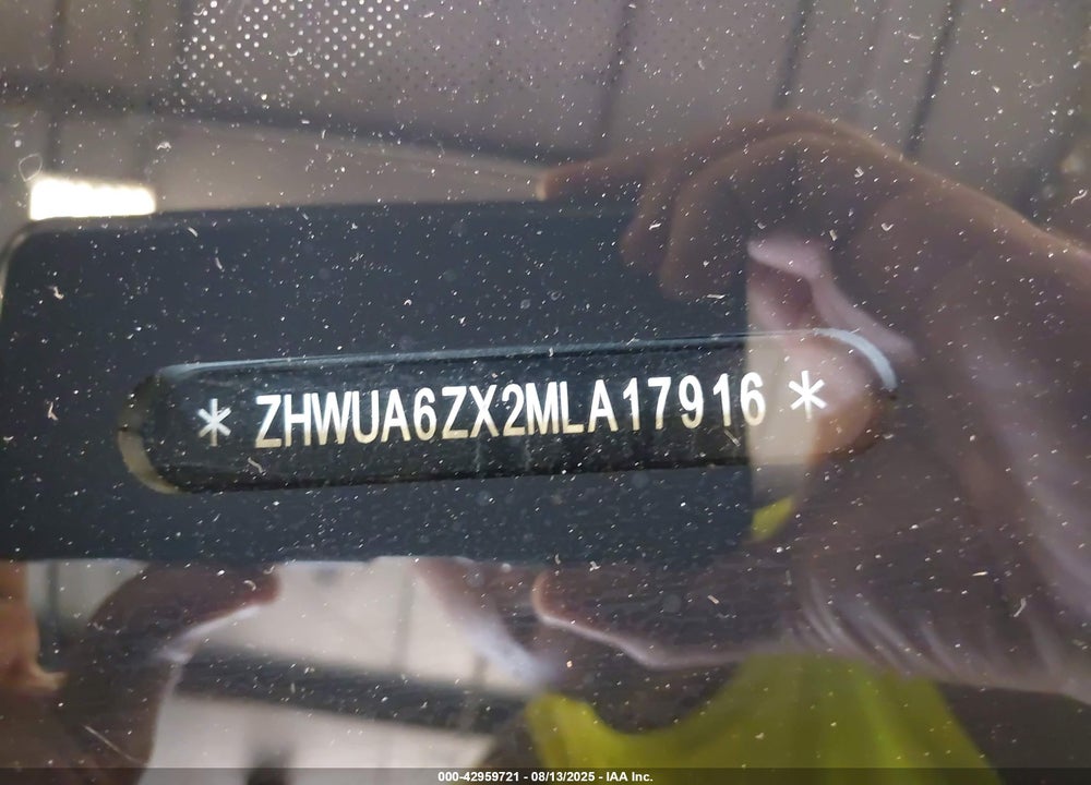 2021 LAMBORGHINI HURACAN VIN: ZHWUA6ZX2MLA17916