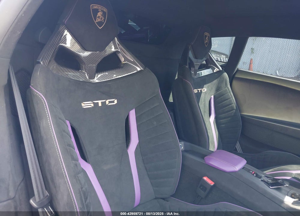 2021 LAMBORGHINI HURACAN VIN: ZHWUA6ZX2MLA17916