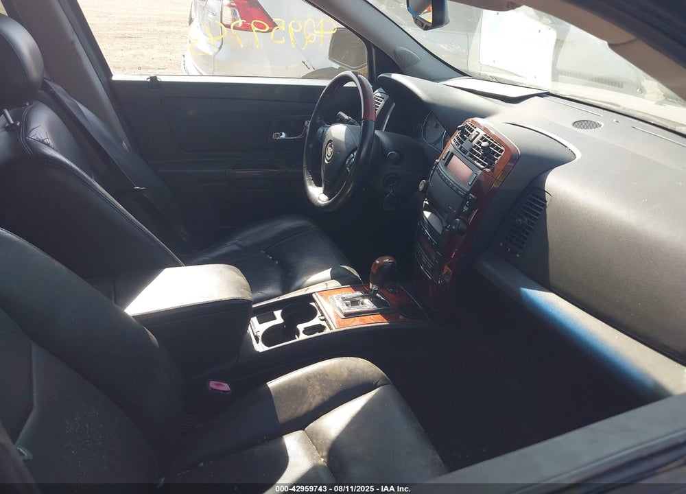 2006 CADILLAC SRX V6 VIN: 1GYEE637260222335