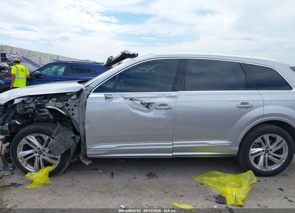 2022 AUDI Q7 VIN: WA1LXBF77ND022600
