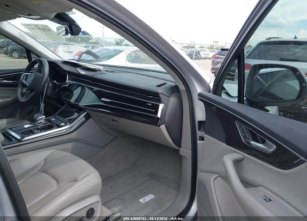 2022 AUDI Q7 VIN: WA1LXBF77ND022600