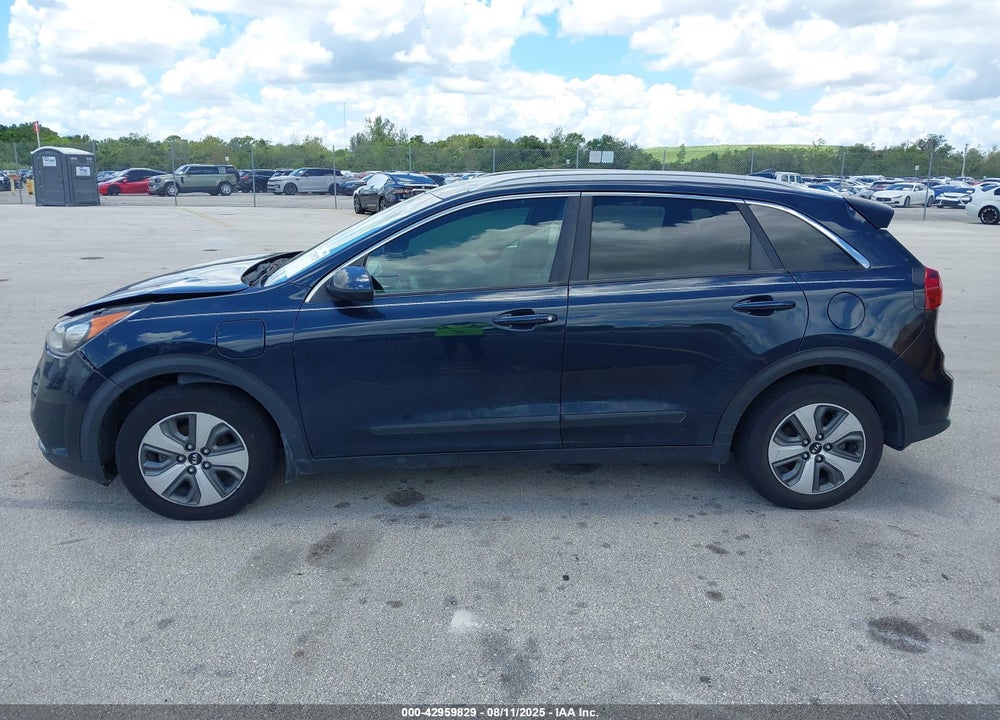 2019 KIA NIRO PLUG-IN HYBRID LX VIN: KNDCM3LD4K5237579