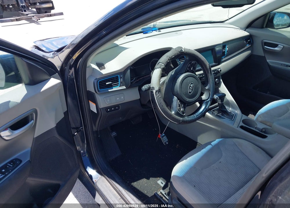 2019 KIA NIRO PLUG-IN HYBRID LX VIN: KNDCM3LD4K5237579