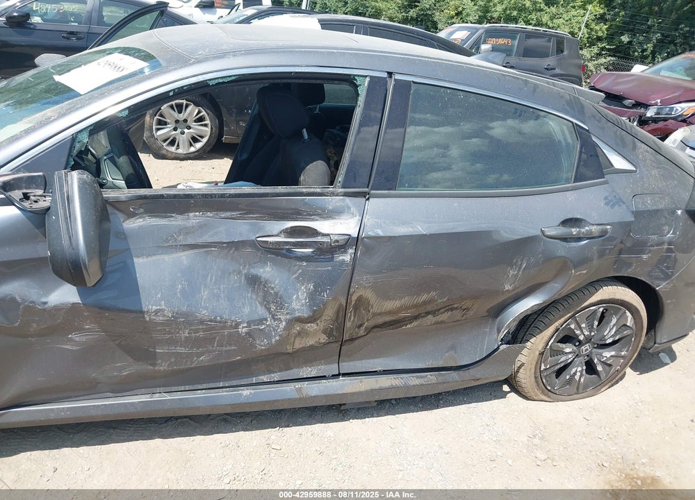 2018 HONDA CIVIC VIN: SHHFK7H58JU215110