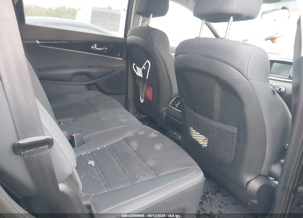 2020 KIA SORENTO VIN: 5XYPG4A37LG628761