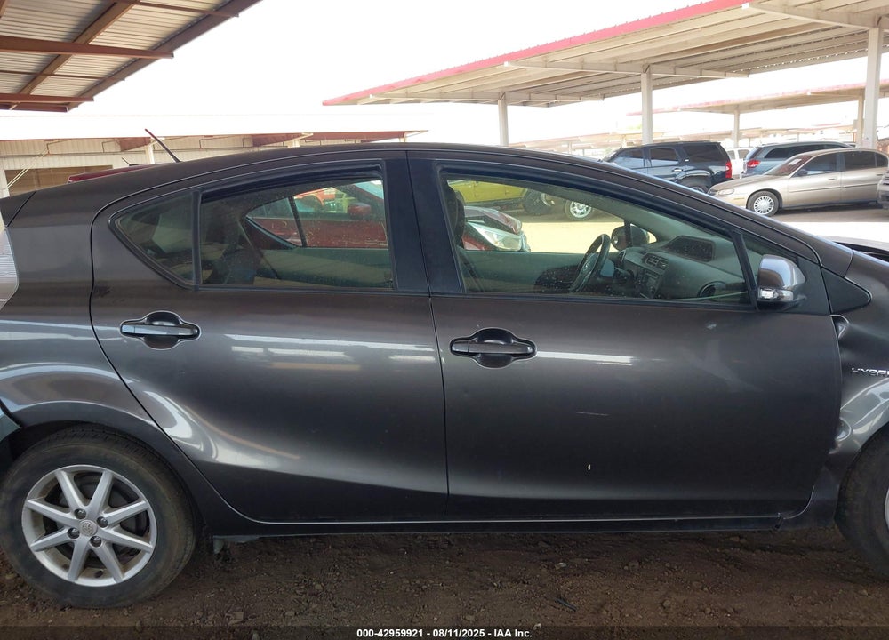 2013 TOYOTA PRIUS C VIN: JTDKDTB38D1053549