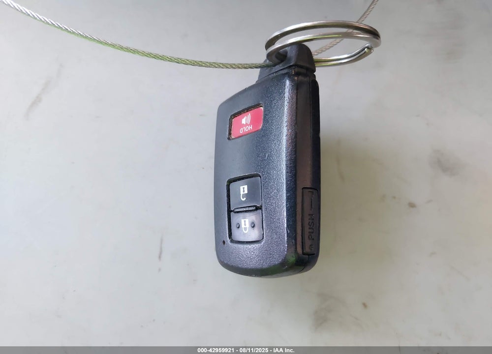 2013 TOYOTA PRIUS C VIN: JTDKDTB38D1053549