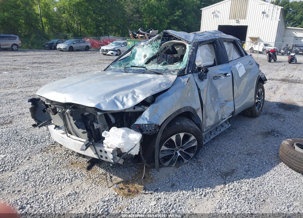 2024 TOYOTA HIGHLANDER XLE VIN: 5TDKDRBH2RS573691