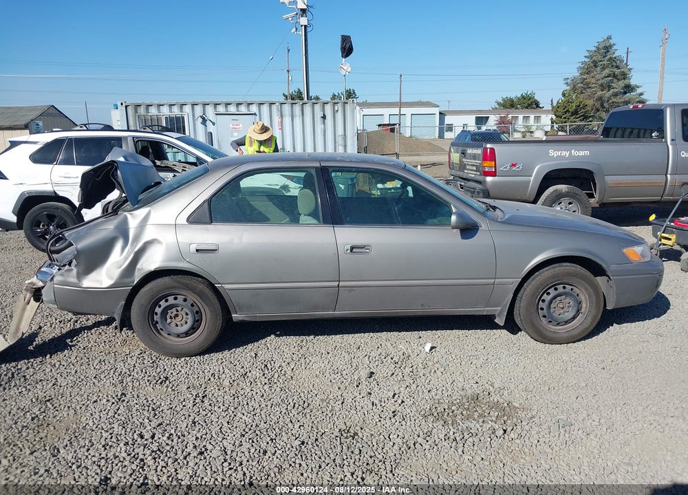 1999 TOYOTA CAMRY CE VIN: 4T1BG22K5XU532230