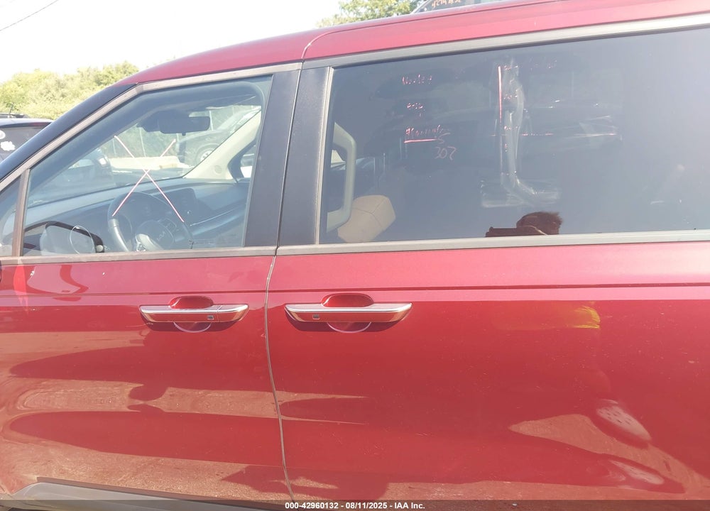 2023 KIA CARNIVAL MPV LX SEAT PACKAGE VIN: KNDNB4H39P6263942