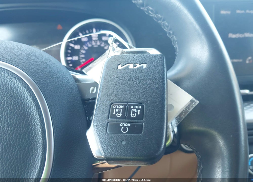 2023 KIA CARNIVAL MPV LX SEAT PACKAGE VIN: KNDNB4H39P6263942