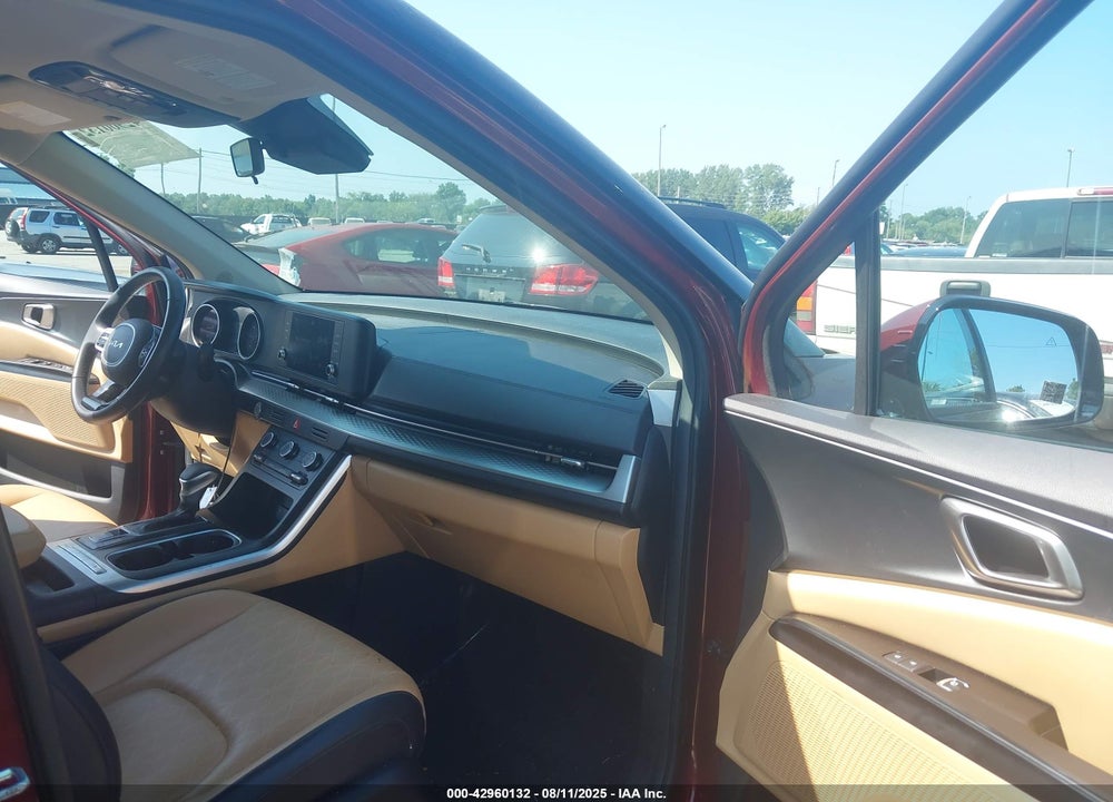 2023 KIA CARNIVAL MPV LX SEAT PACKAGE VIN: KNDNB4H39P6263942