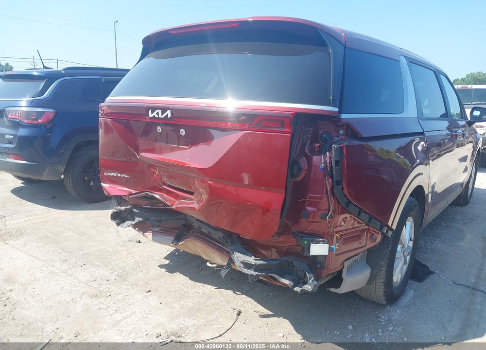 2023 KIA CARNIVAL MPV LX SEAT PACKAGE VIN: KNDNB4H39P6263942