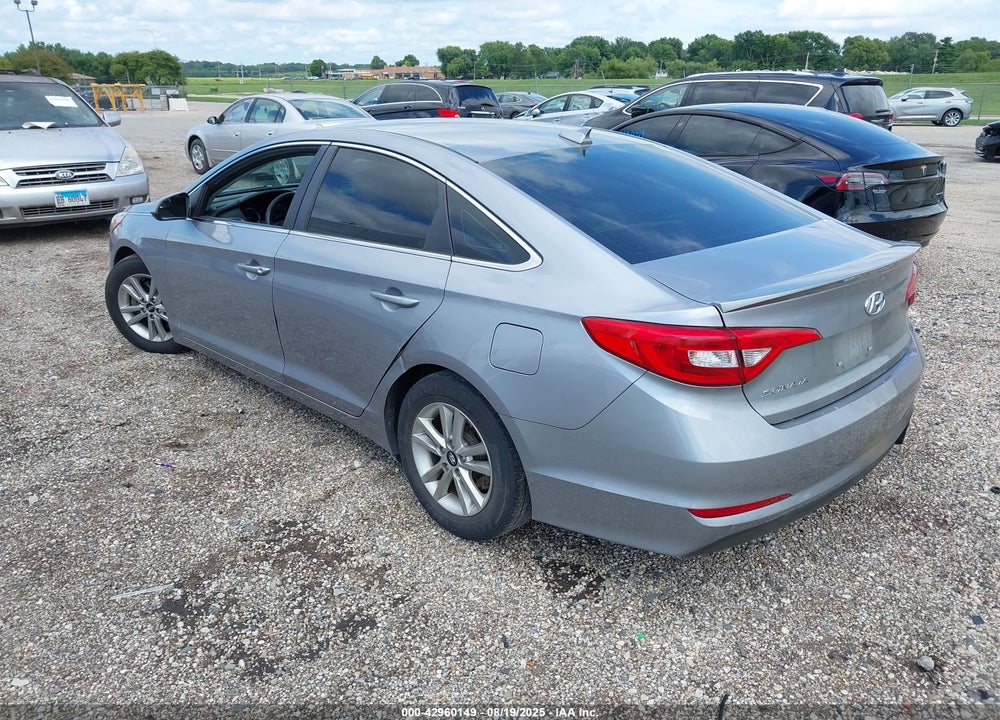 2015 HYUNDAI SONATA VIN: 5NPE24AF4FH138047