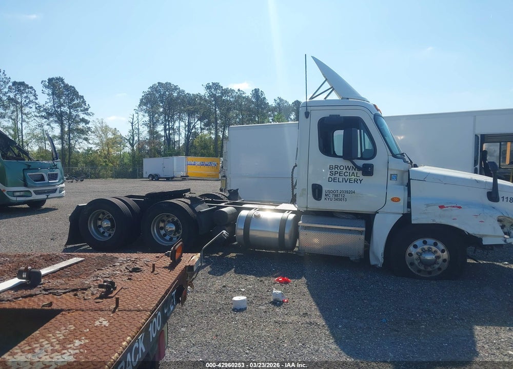 2018 FREIGHTLINER CASCADIA 125 VIN: 3AKJGEDV4JDJS8634