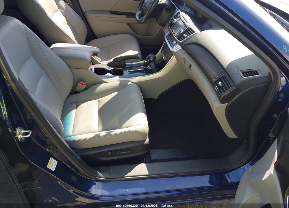 2013 HONDA ACCORD VIN: 1HGCR2F84DA273875