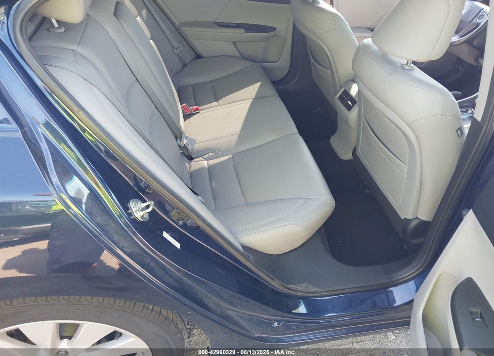 2013 HONDA ACCORD VIN: 1HGCR2F84DA273875