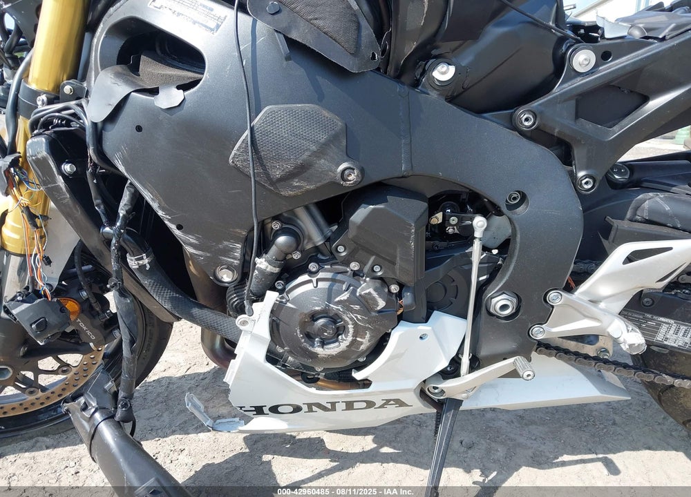 2025 HONDA CBR1000 RA VIN: JH2SC7755SK800009