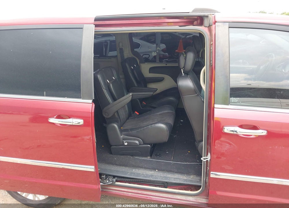2016 CHRYSLER TOWN & COUNTRY LIMITED VIN: 2C4RC1JG1GR121345