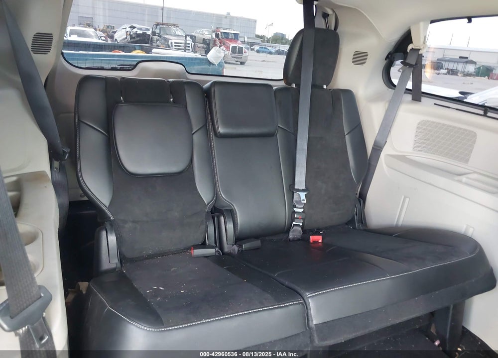 2016 CHRYSLER TOWN & COUNTRY LIMITED VIN: 2C4RC1JG1GR121345