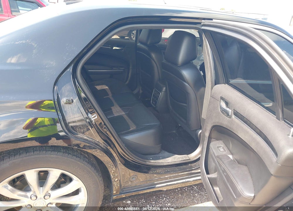 2016 CHRYSLER 300C AWD VIN: 2C3CCAKG3GH325451