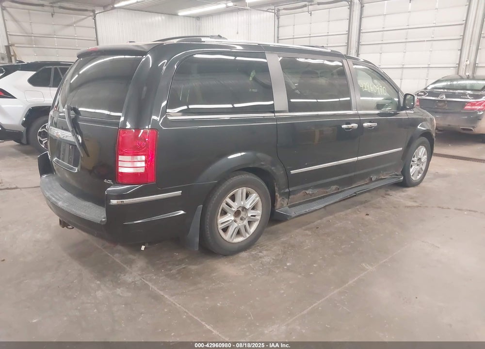 2008 CHRYSLER TOWN & COUNTRY LIMITED VIN: 2A8HR64X48R662015