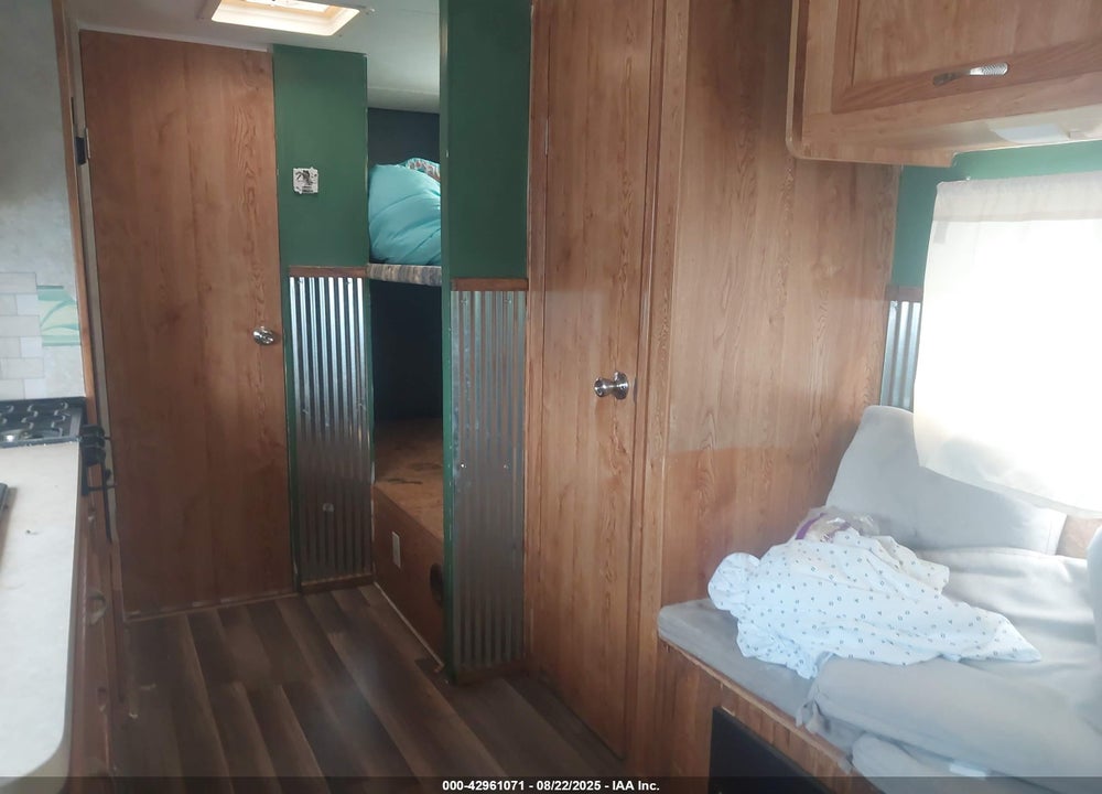 2004 COACHMEN OASIS VIN: 1TC2B230141208435