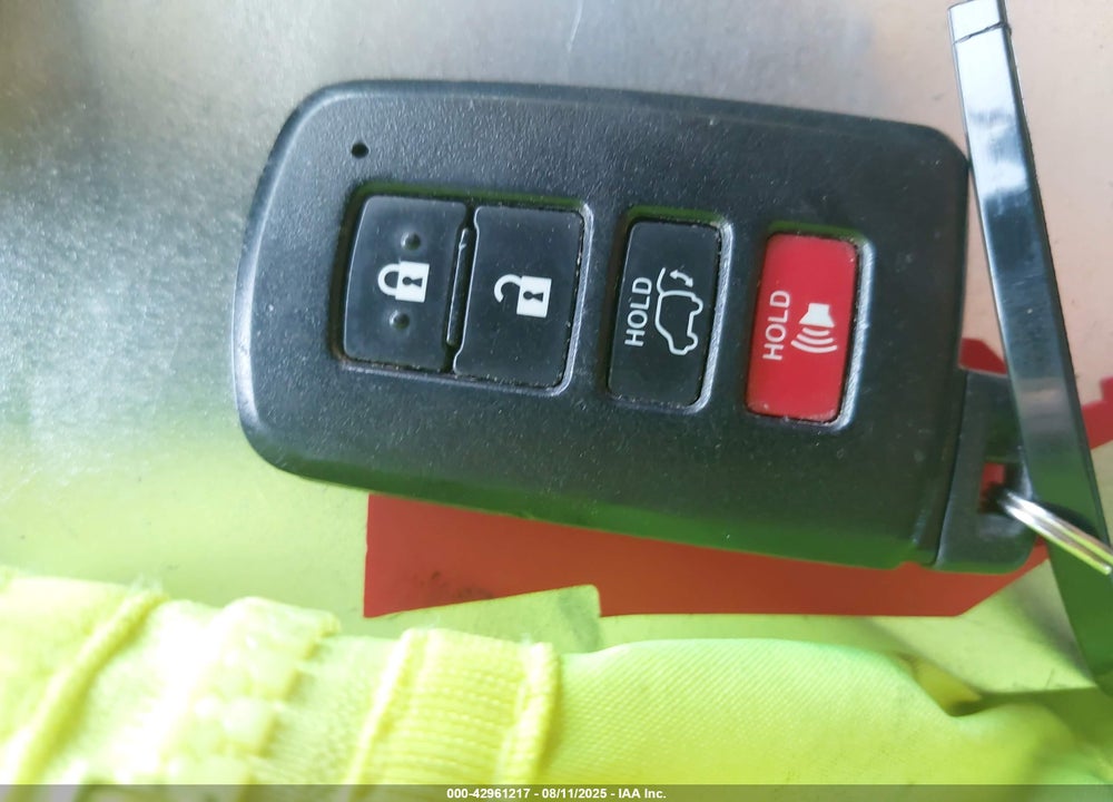 2018 TOYOTA RAV4 VIN: JTMNFREV4JJ164182