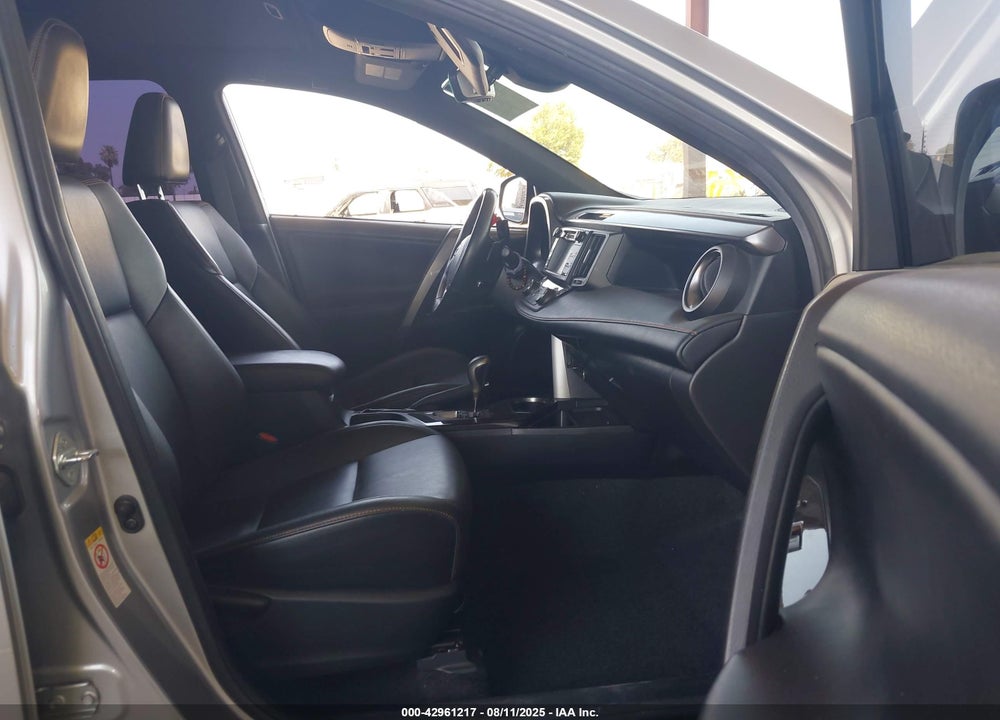 2018 TOYOTA RAV4 VIN: JTMNFREV4JJ164182
