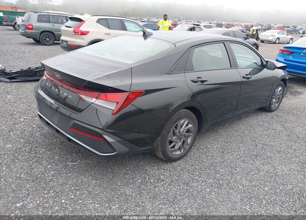 2024 HYUNDAI ELANTRA SEL VIN: KMHLM4DG9RU752779