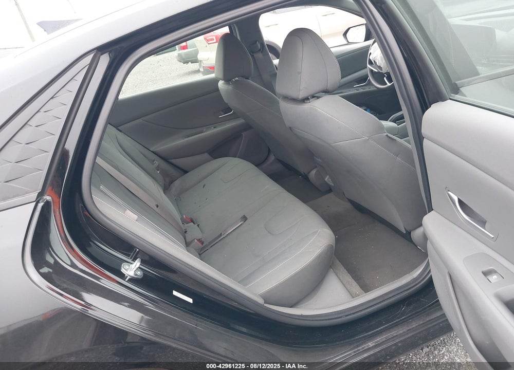 2024 HYUNDAI ELANTRA SEL VIN: KMHLM4DG9RU752779
